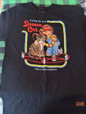 Black 'Demon Cat' Graphic Cat Tee - Playful Vintage Style